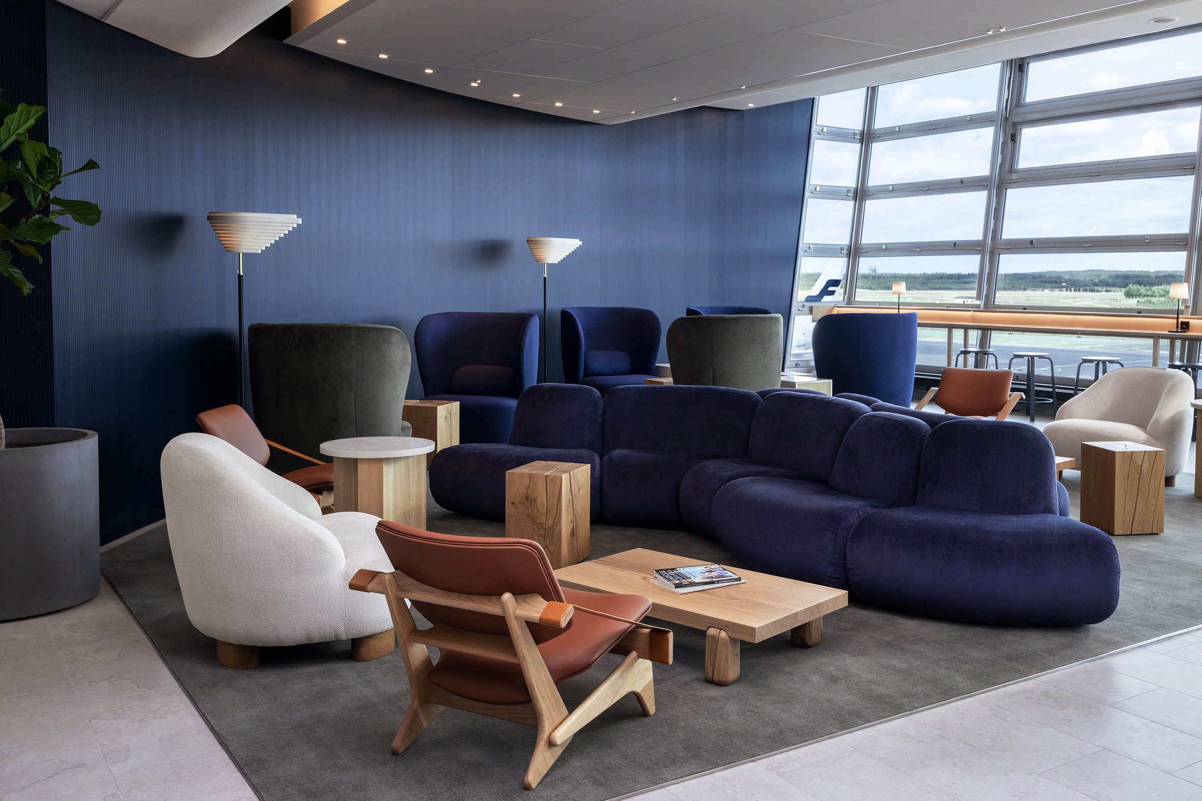 Finnair lounge at Helsinki Airport by Joanna Laajisto