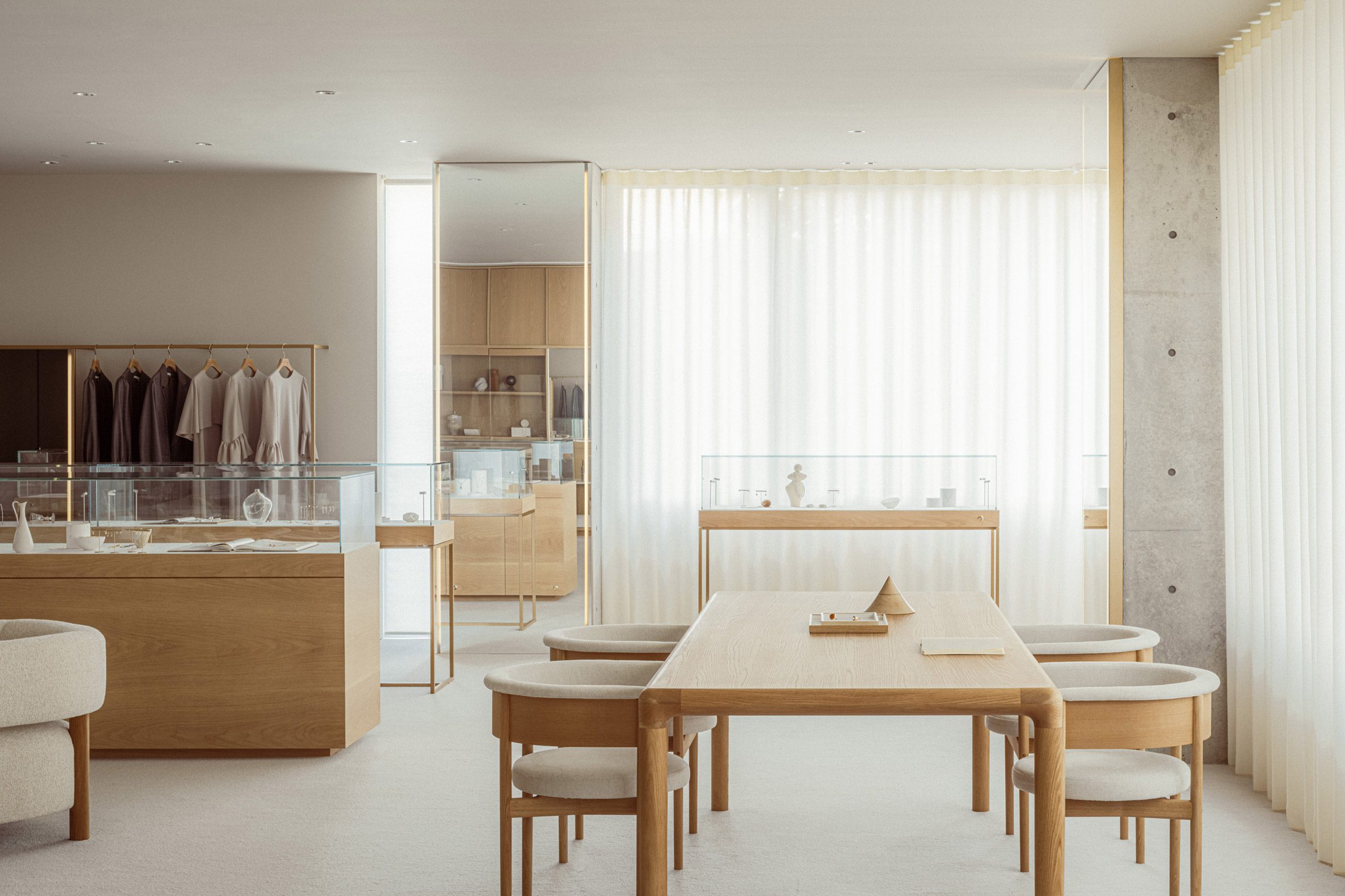 Interior view of jewellery showroom by Keiji Ashizawa Design