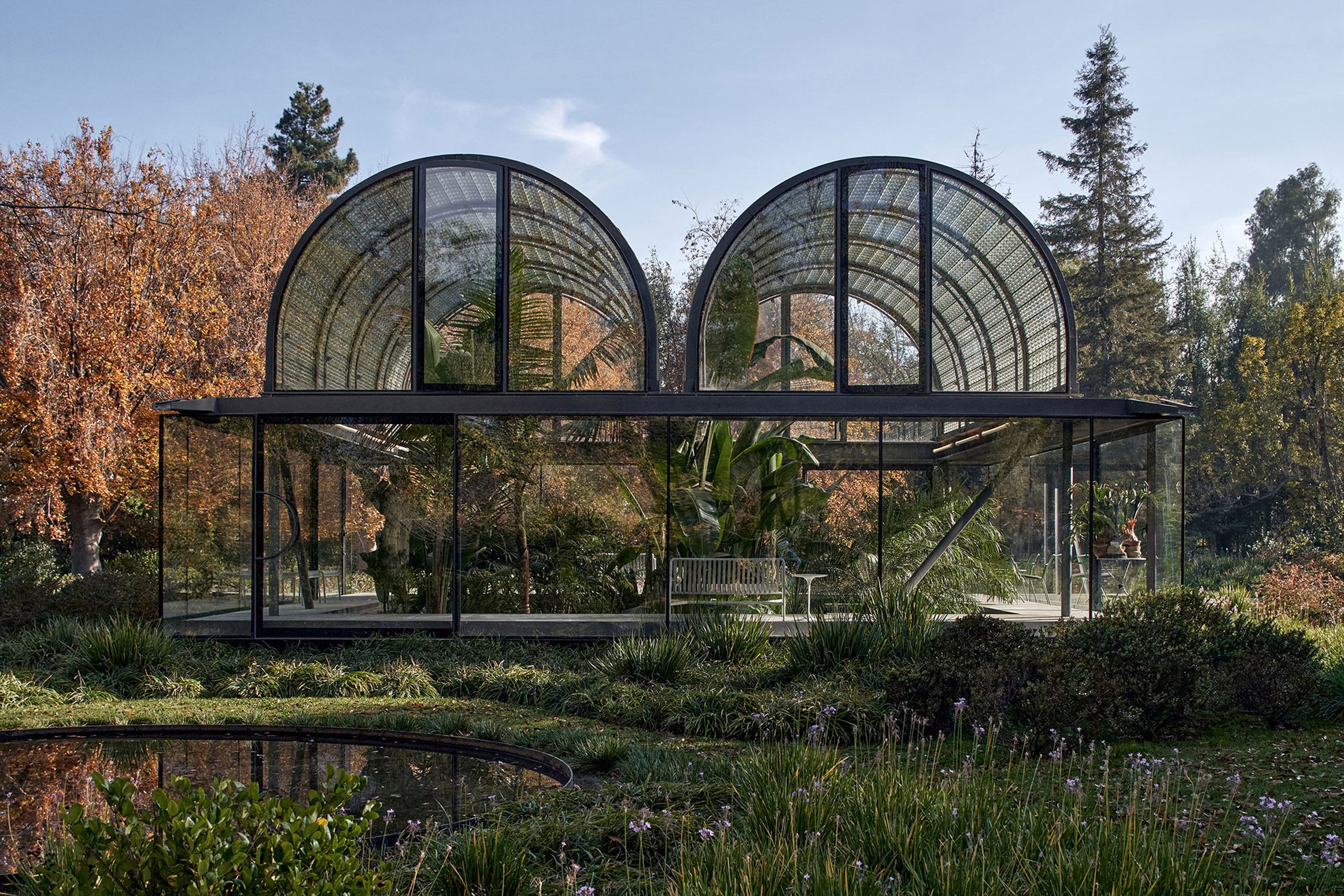 Max Núñez Arquitectos tops greenhouse with vaulted glass block roofs