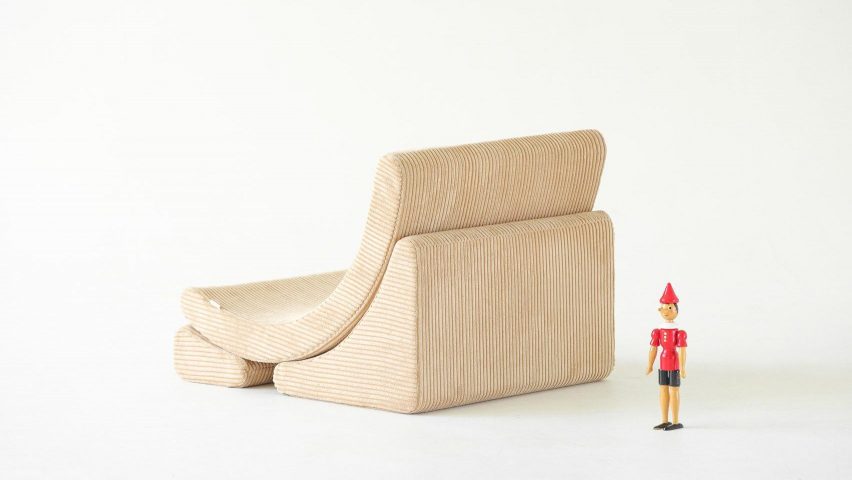 Moon shaped modular three piece chair