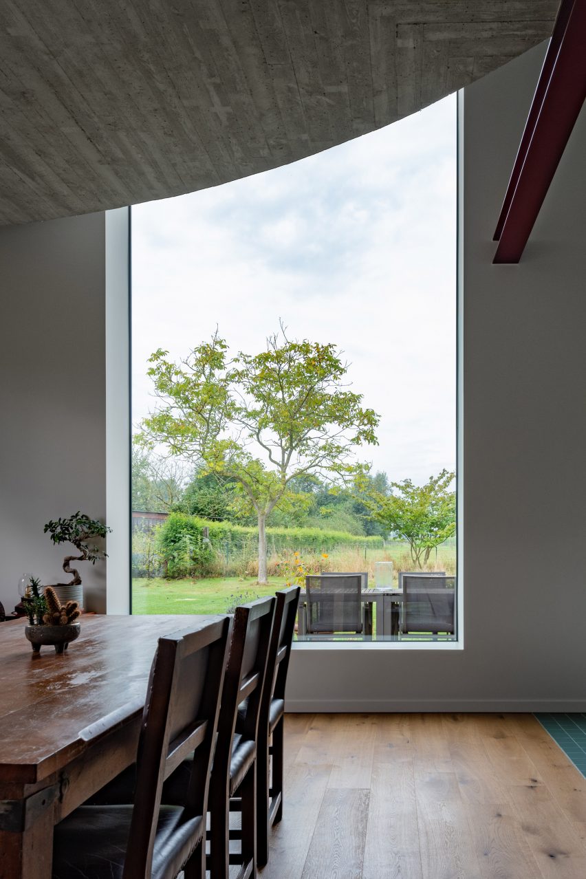 Dining room window of Lamat House by Objekt Architecten