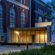 Peterson Rich Office inserts glass-lined gallery between historic Connecticut buildings