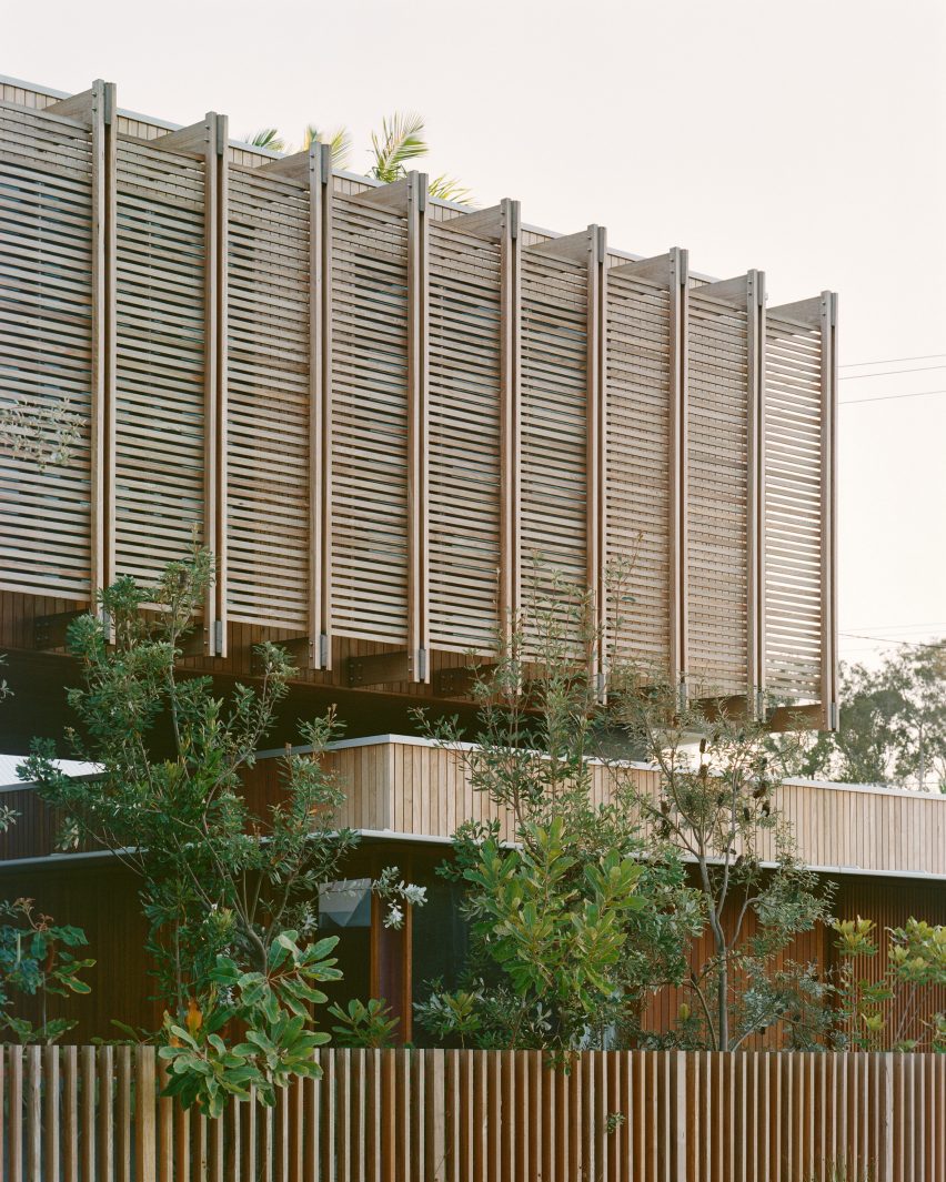 Louvres of Bangalow Road House by Son Studio