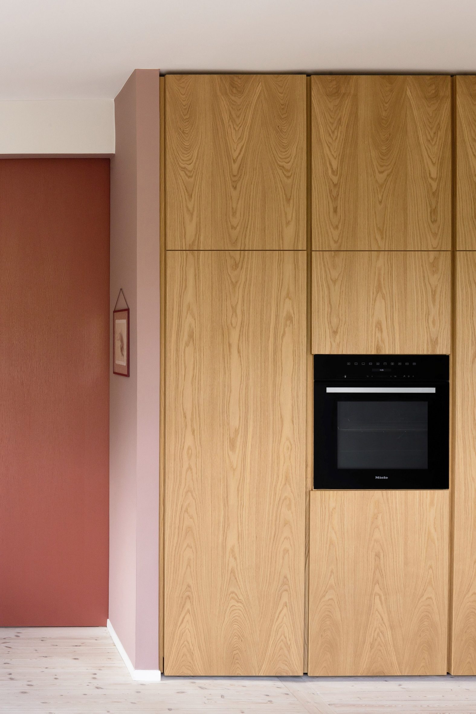 Oak cupboards from Tenon kitchen by Kristian Ahlmark