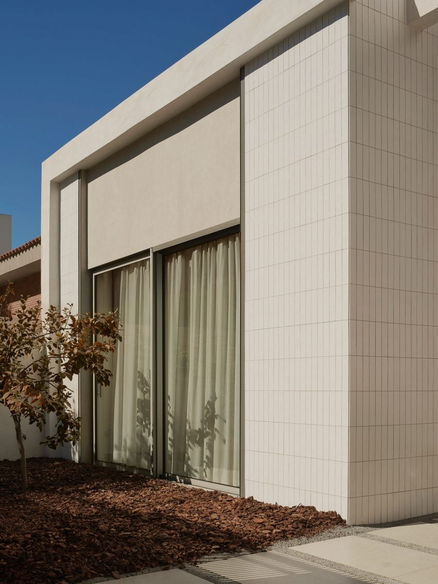 Facade of Casa Gesso by Viruta Lab