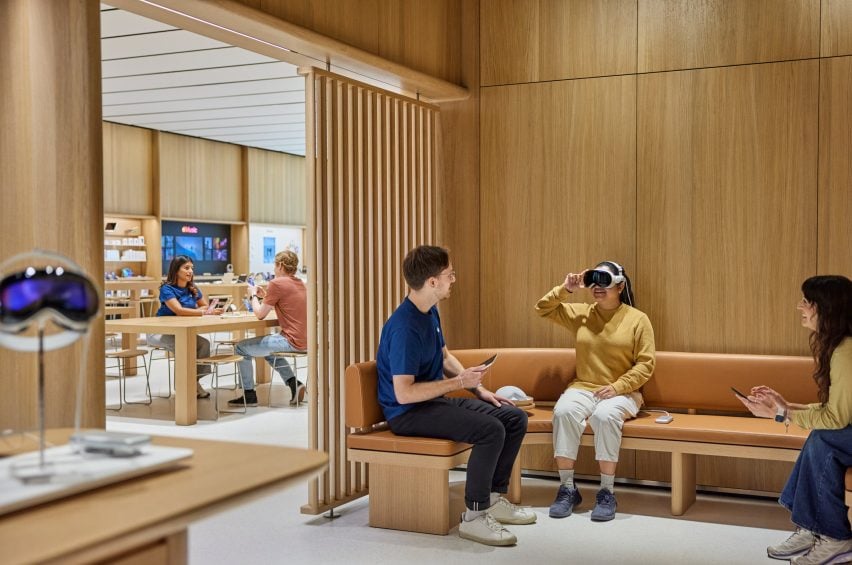 Oak framework in Miami Apple Store