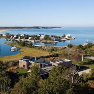 Peconic Bay House by BarlisWedlick