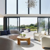 Peconic Bay House by BarlisWedlick