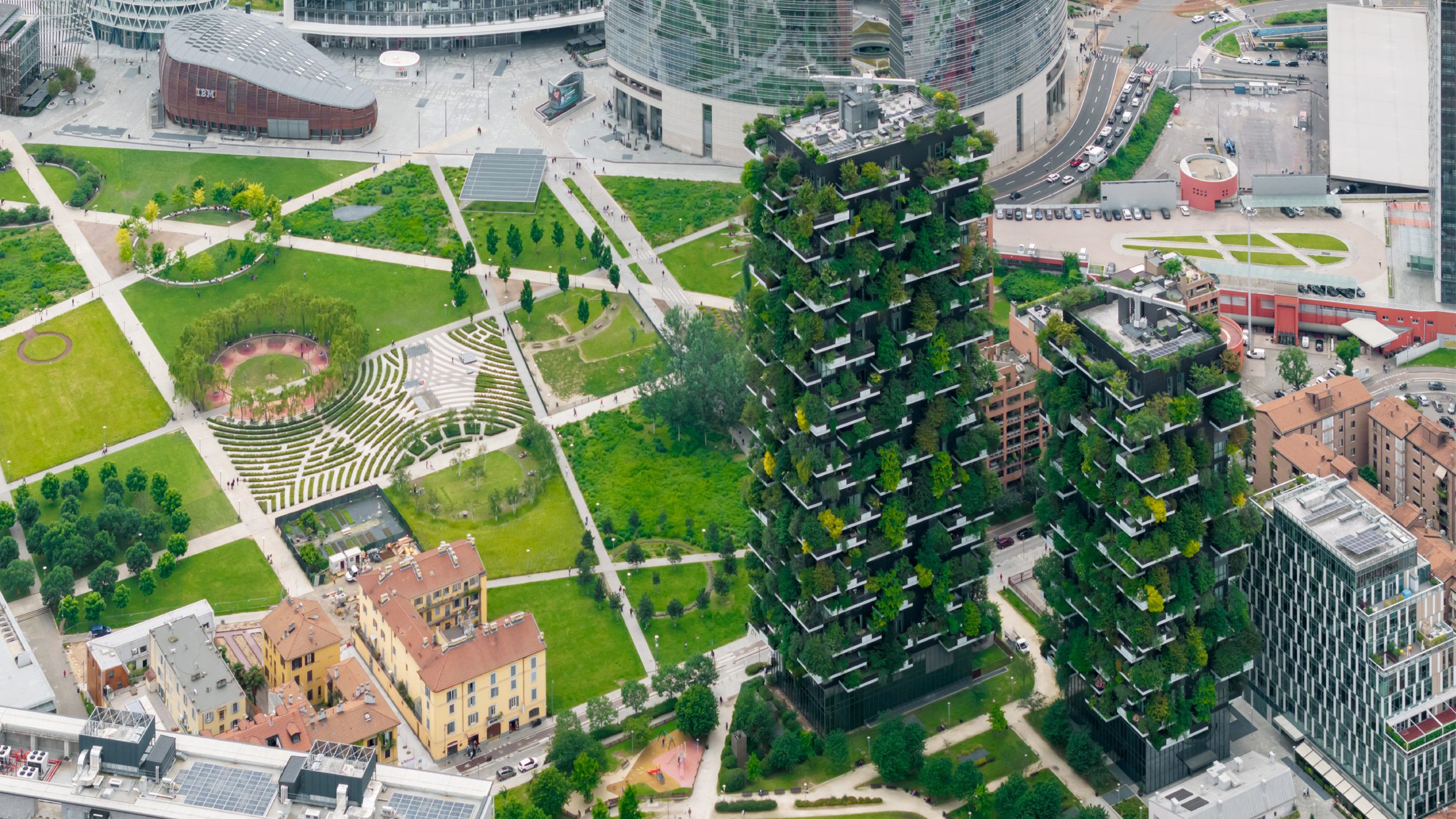 Tree-covered skyscraper in Milan