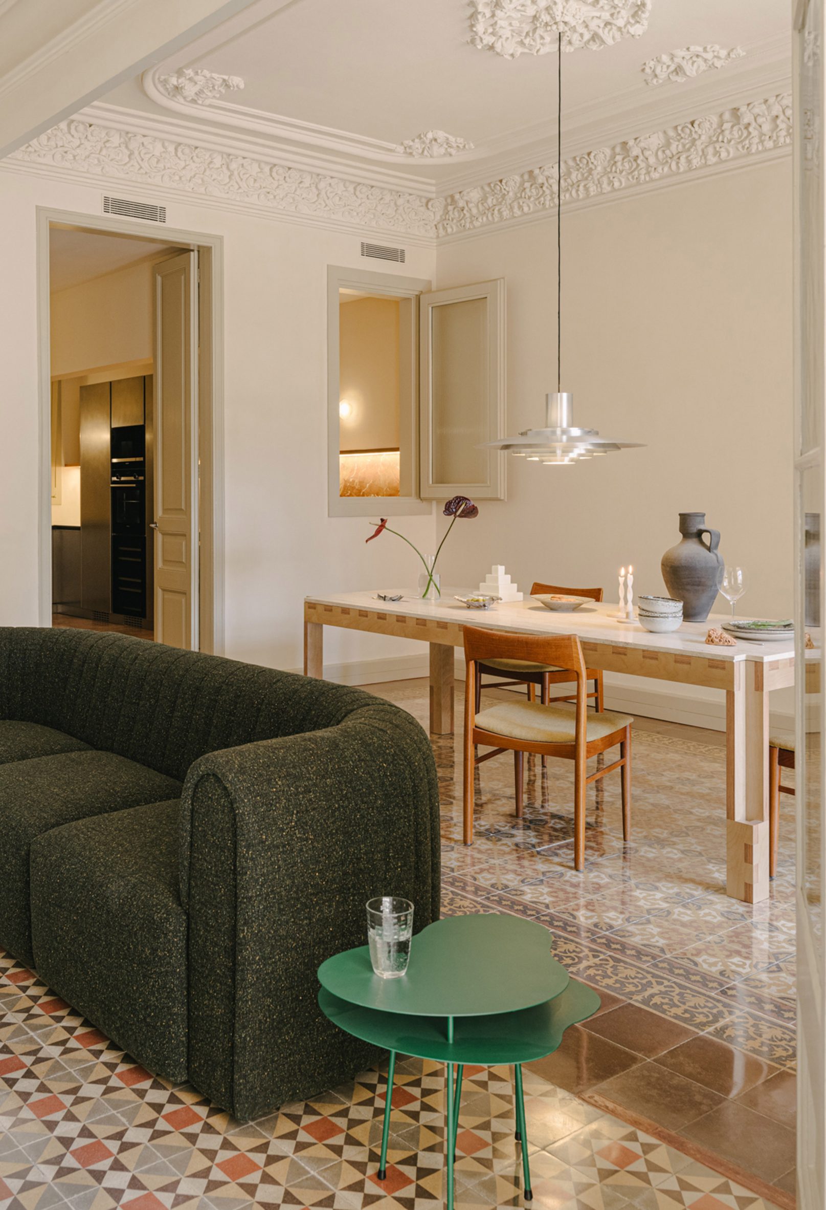 Seating area and dining table in Barcelona apartment