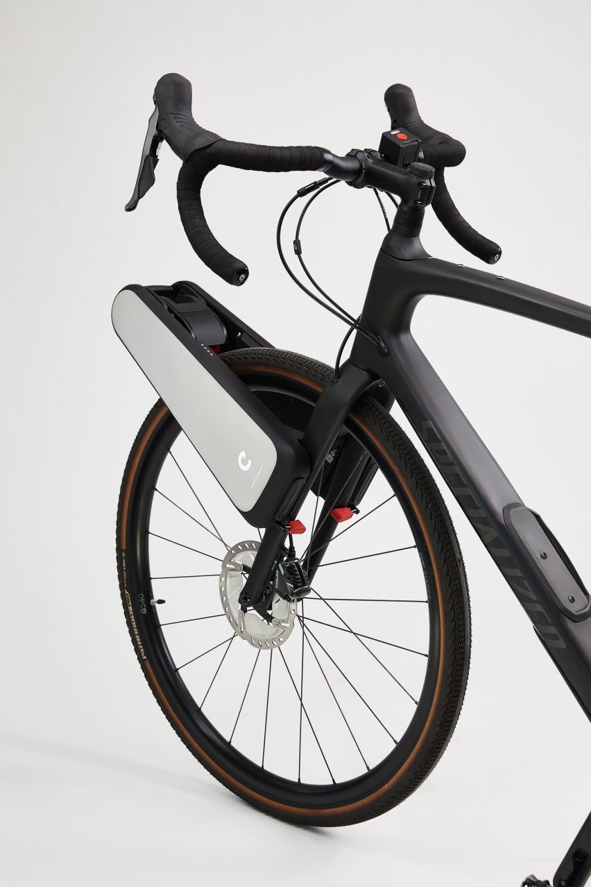 Mechanical bike turns into e-bike “in quite a few seconds” with CLIP