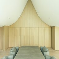 Hand in Hand House by Nendo