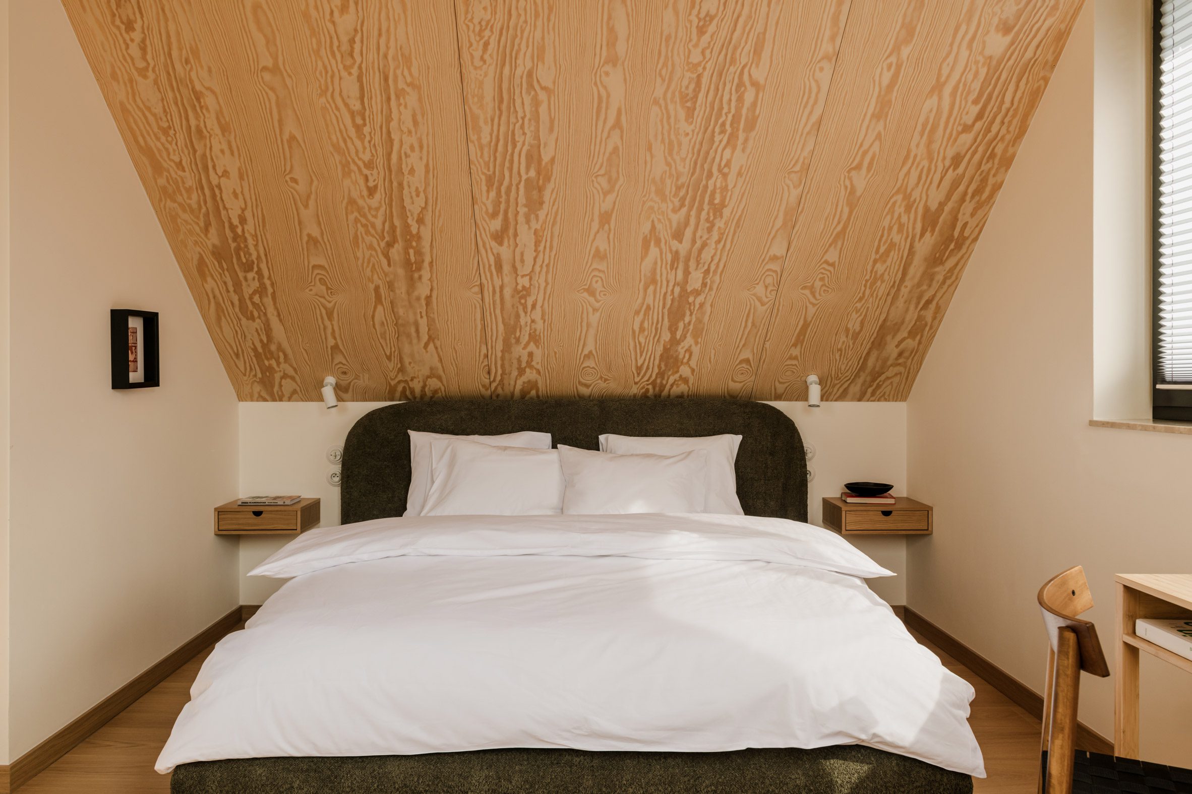 Swirly plywood ceiling