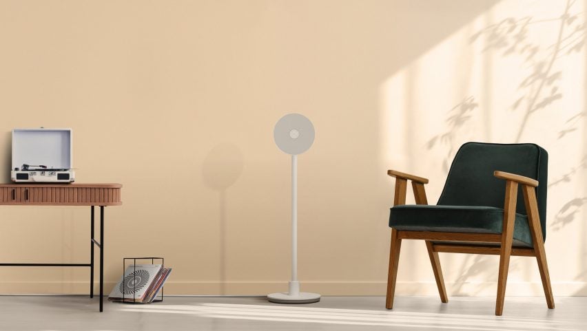 LG reveals 3-in-1 “life-style projector” that can be a lamp and speaker