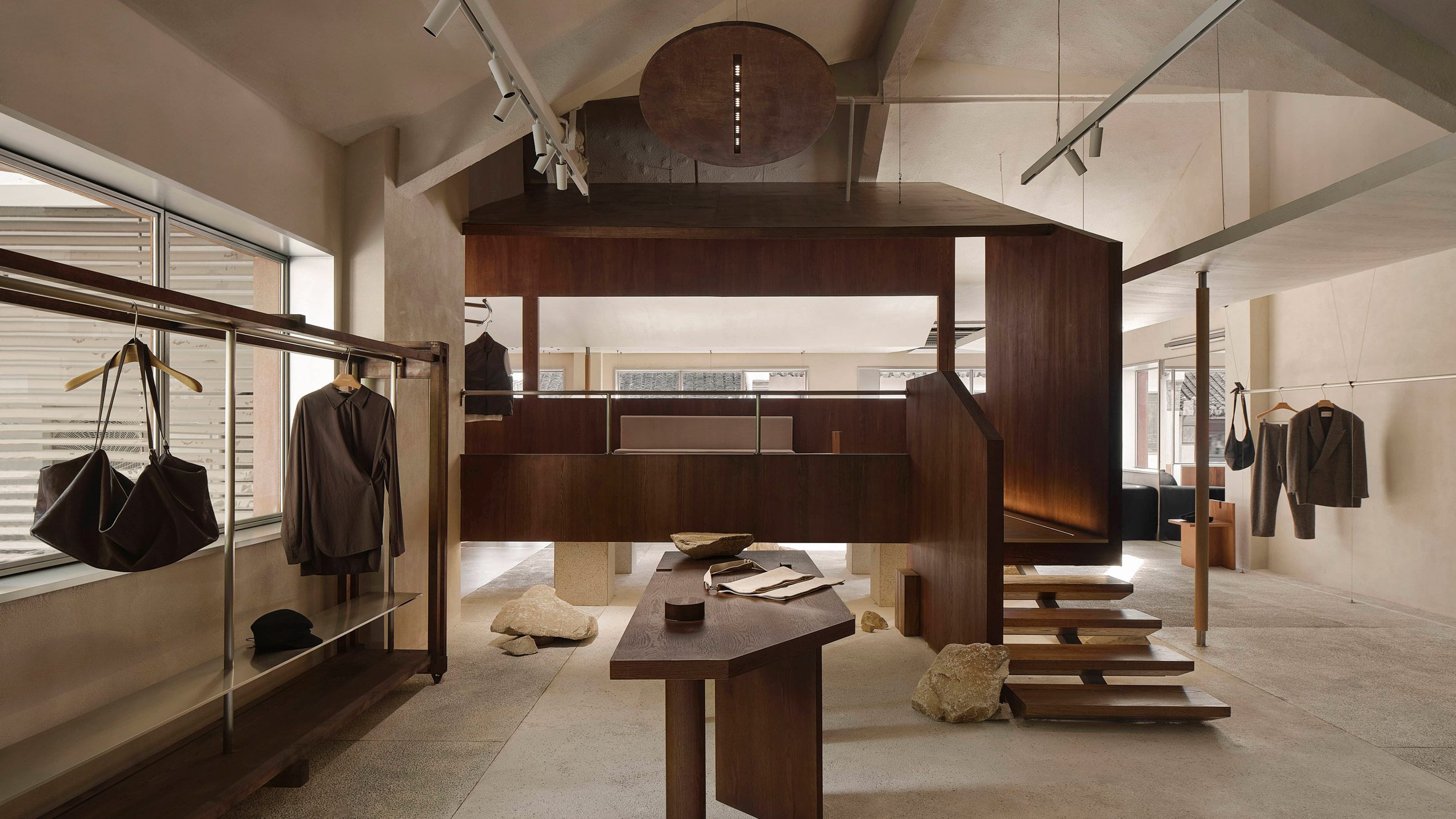 https://static.dezeen.com/uploads/2025/01/modum-atelier-moment-boutique-china-hero_dezeen_2364_col_0.jpg