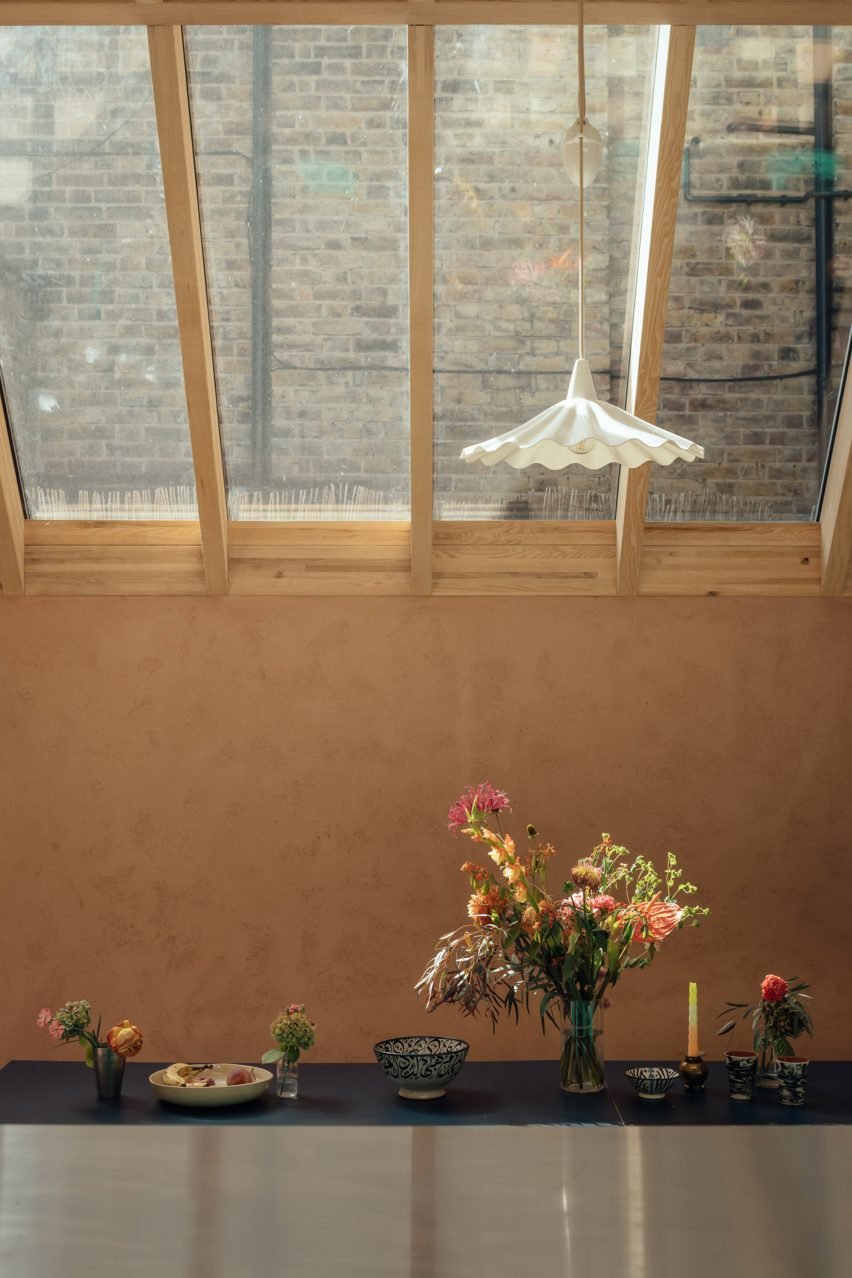 Wall and ceiling of Supper Time by Nimtim Architects