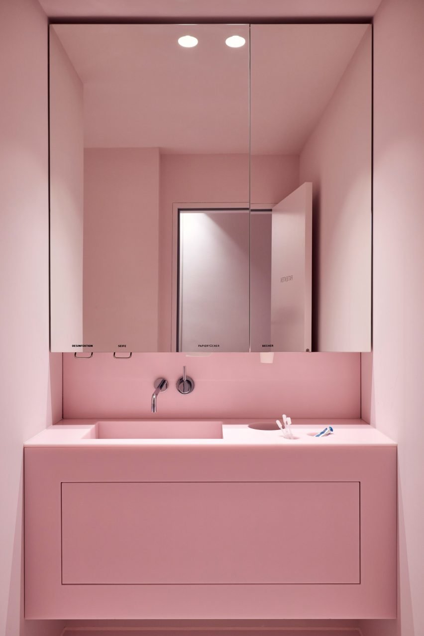 Pink bathroom at T7.2 dental clinic