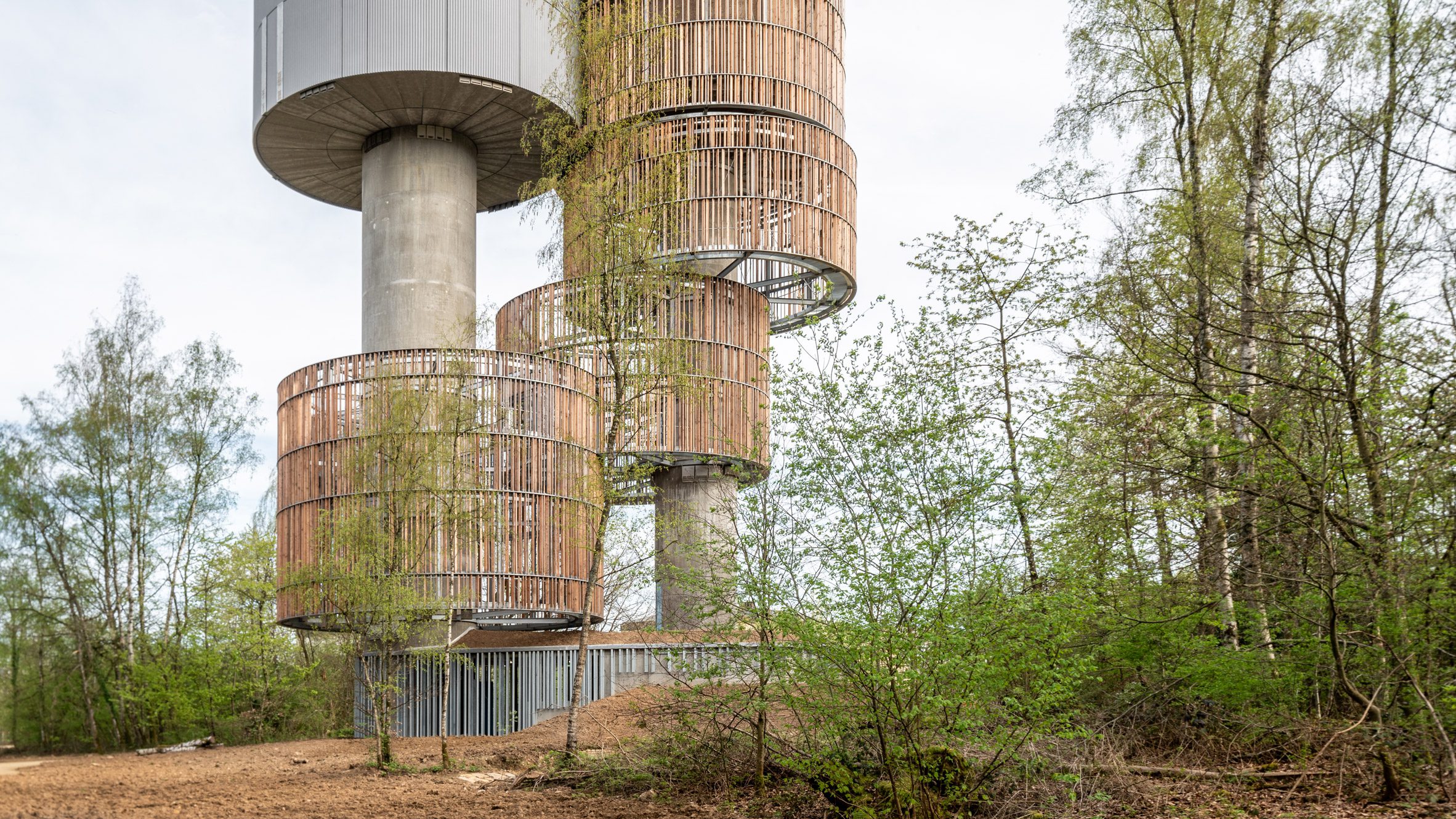 https://static.dezeen.com/uploads/2025/01/temperaturas-extremas-water-tower-luxembourg-hero_dezeen_2364_col_1.jpg