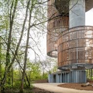 Bird and Mammal Shelter and Water Reservoir by Temperaturas Extremas