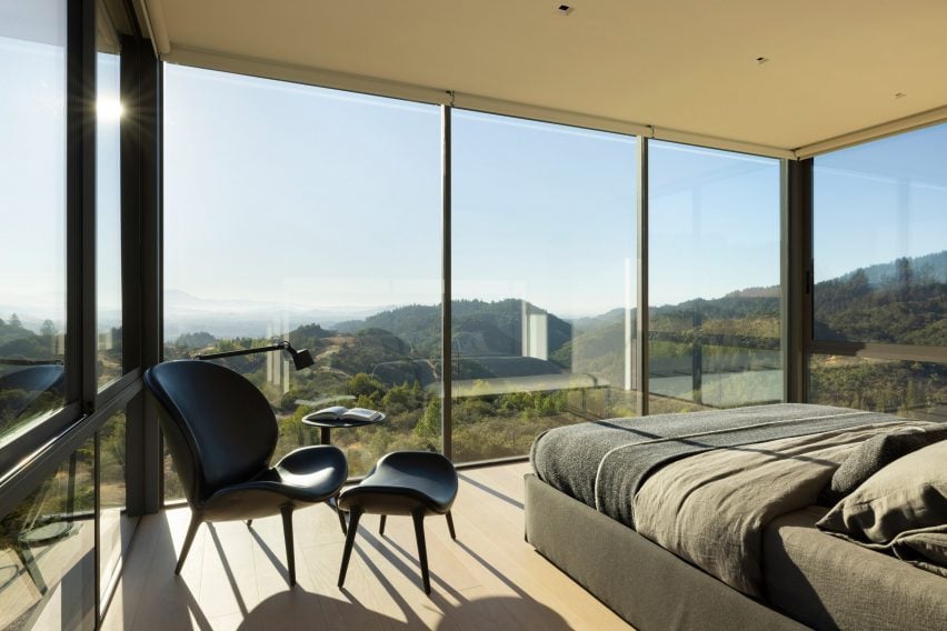 Bedroom of Sonoma County home by Feldman Architecture