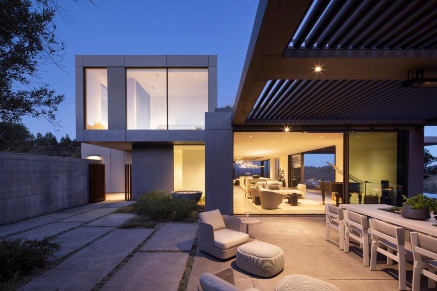 Patio at Sonoma County home by Feldman Architecture