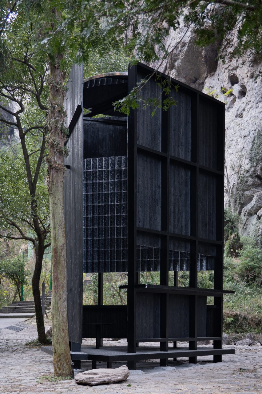Drop-stop pavilion by Aptdotapt in China