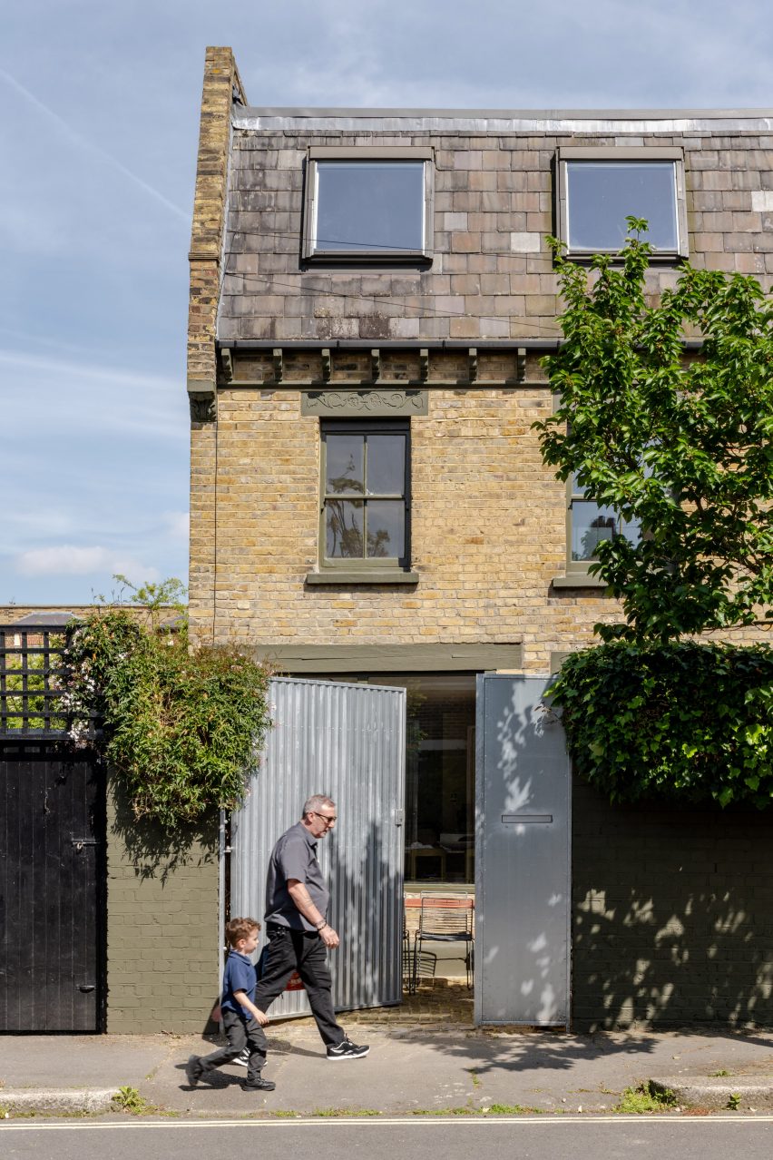 Exterior of Cobalt Coach House by Foils