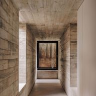 Frame House in Portugal by Pedro Domingos Arquitectos