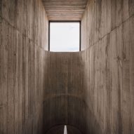 Frame House in Portugal by Pedro Domingos Arquitectos