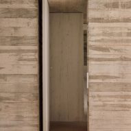 Frame House in Portugal by Pedro Domingos Arquitectos