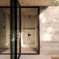 Frame House in Portugal by Pedro Domingos Arquitectos