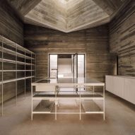 Frame House in Portugal by Pedro Domingos Arquitectos