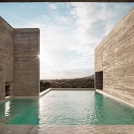 Frame House in Portugal by Pedro Domingos Arquitectos