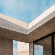 Frame House in Portugal by Pedro Domingos Arquitectos