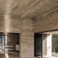 Frame House in Portugal by Pedro Domingos Arquitectos