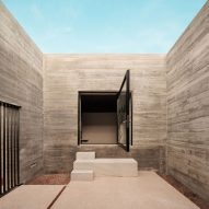 Frame House in Portugal by Pedro Domingos Arquitectos