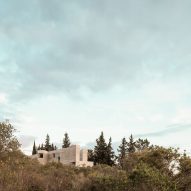 Frame House in Portugal by Pedro Domingos Arquitectos