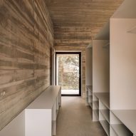 Frame House in Portugal by Pedro Domingos Arquitectos