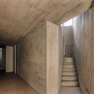 Frame House in Portugal by Pedro Domingos Arquitectos