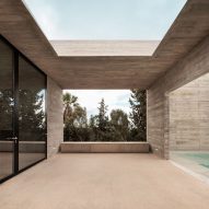 Frame House in Portugal by Pedro Domingos Arquitectos
