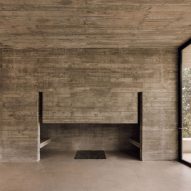 Frame House in Portugal by Pedro Domingos Arquitectos