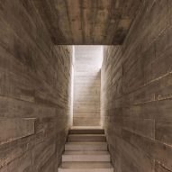 Frame House in Portugal by Pedro Domingos Arquitectos