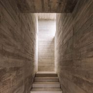 Frame House in Portugal by Pedro Domingos Arquitectos