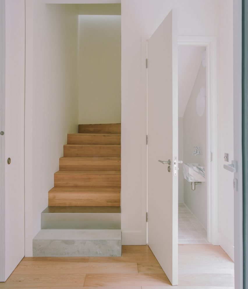 Staircase within Lode townhouse by Nikjoo