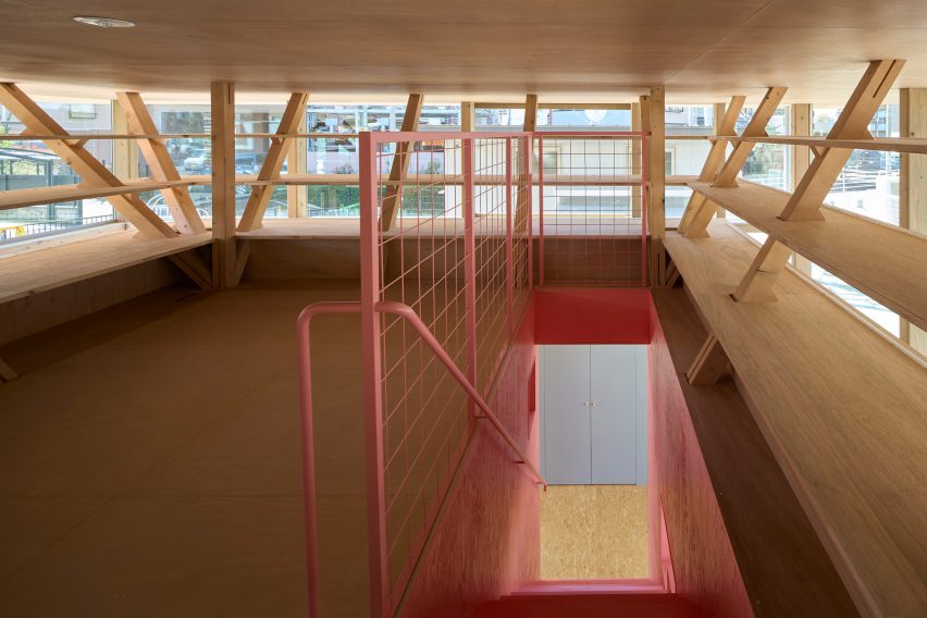 Braces of Umedacho Community Centre by OHArchitecture