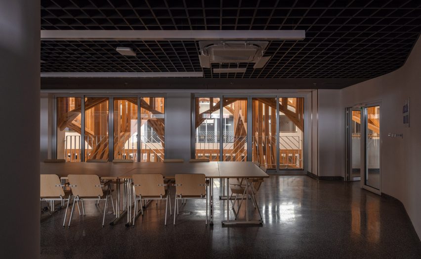 Shanghai Jiao Tong University School of Design Building by Ruan Xing