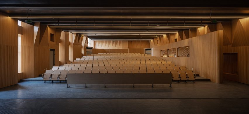 Shanghai Jiao Tong University School of Design Building by Ruan Xing