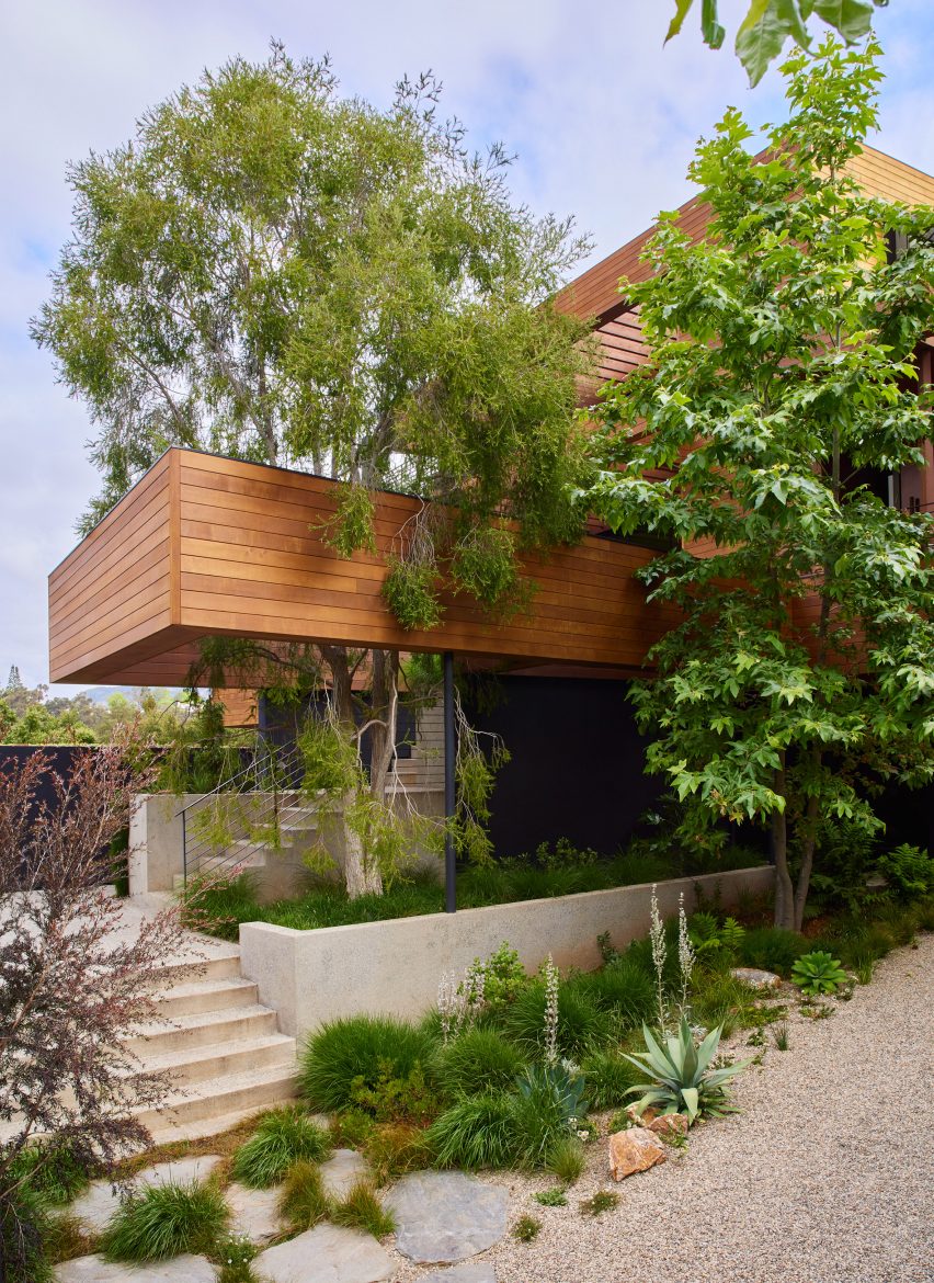 Cedar house with Richard Neutra design