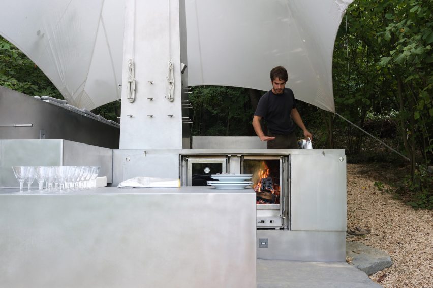 Outdoor kitchen