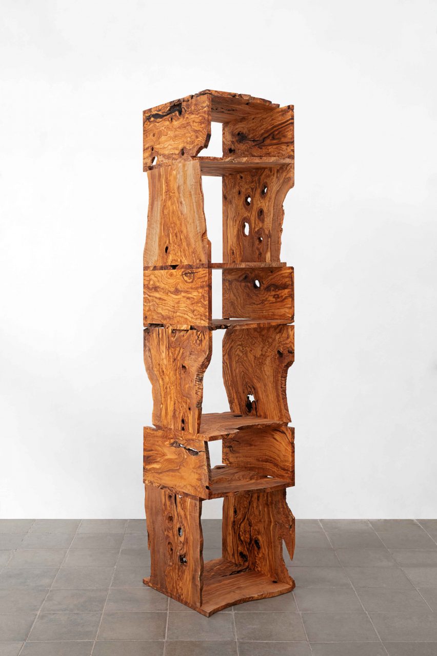 Shelf by Jorge Penadés